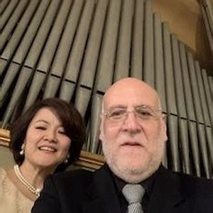 Il Concerto di Hiroko: Una Sinfonia di Talento e Inaspettati Problemi Tecnici